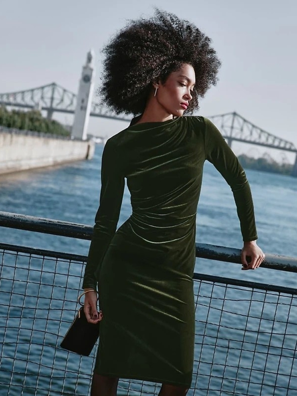 Green Velvet Long-Sleeve Sheath Dress